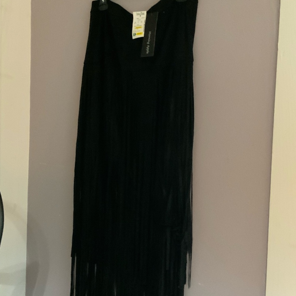 Elegant fringe  boho, rodeo western, maxi skirt. Length 37 on fringe, size L,